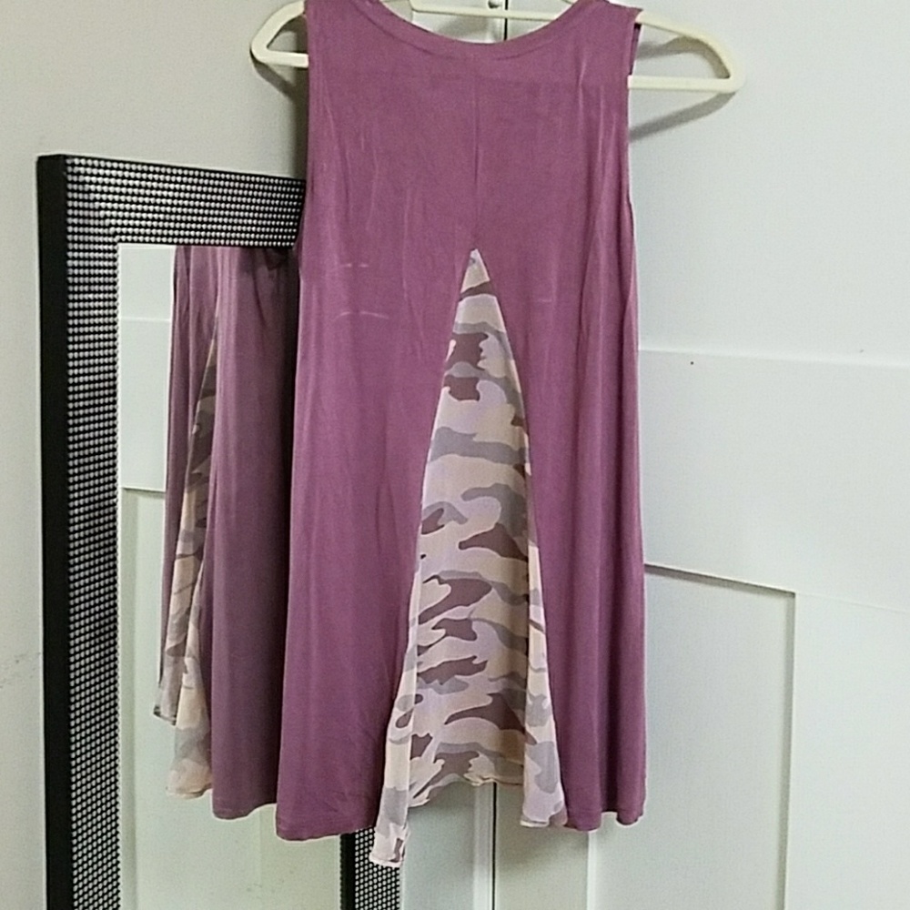 Lori Goldstein top